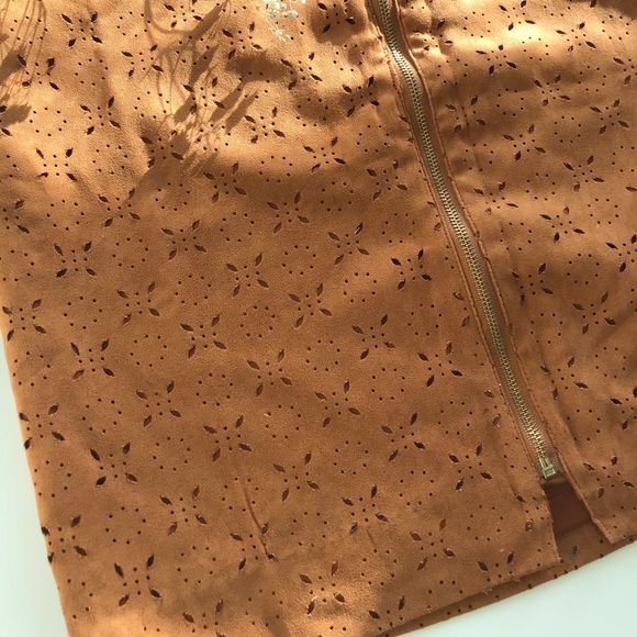 Faux suede mini skirt - Picture 6 of 6